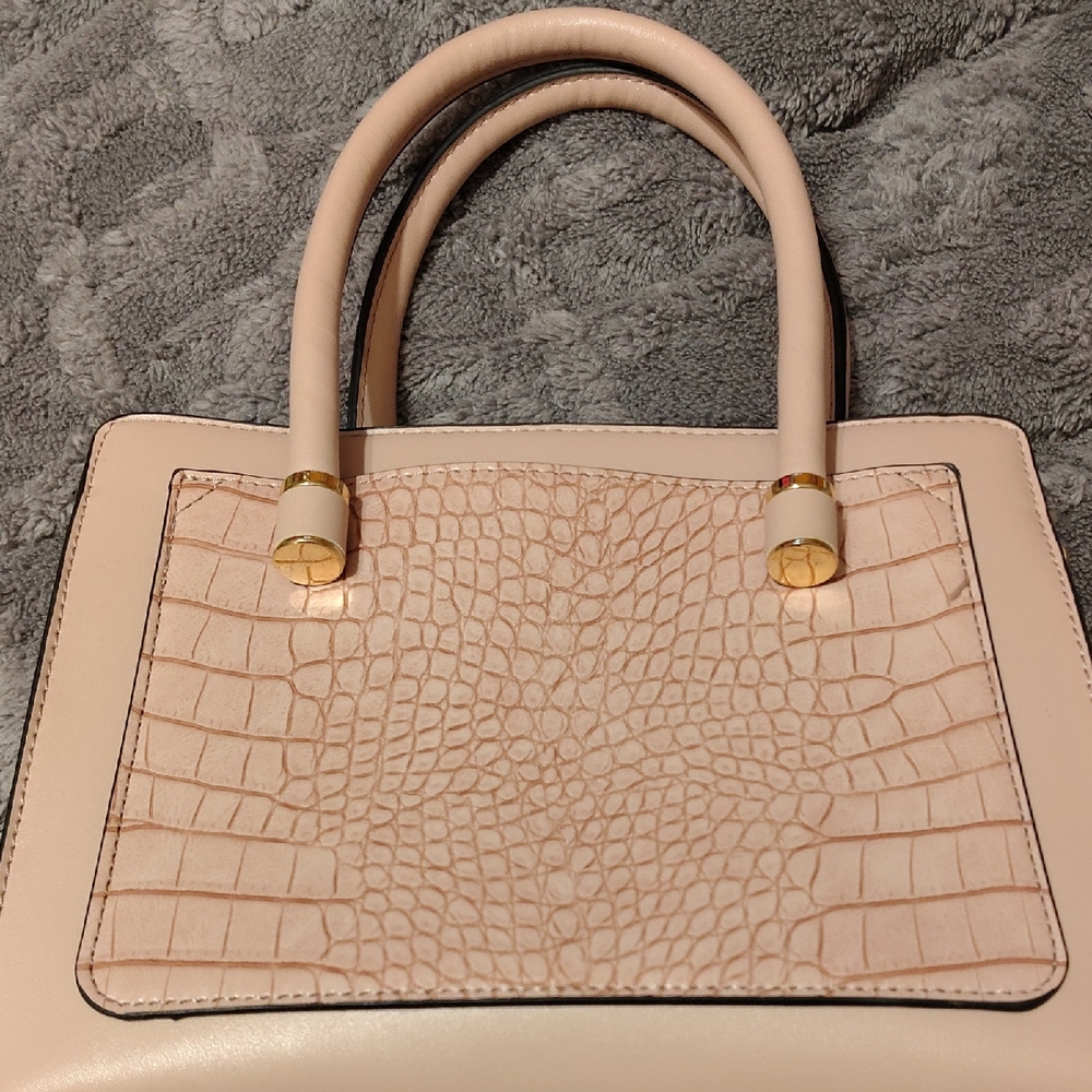 Elegant Cream Crocodile-Embossed Handbag